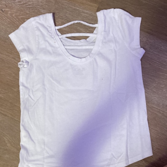 White butterfly shirt, used, great condition, already washed - Picture 2 of 3